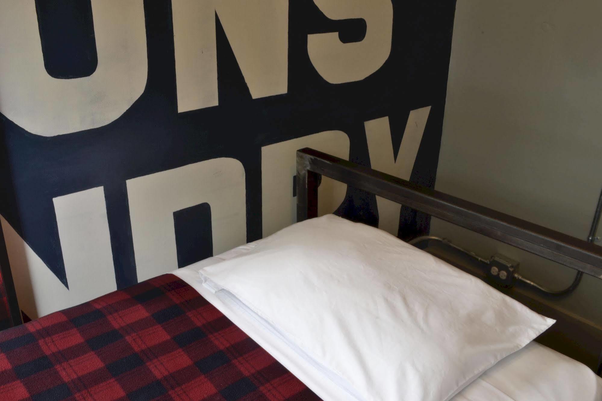 Holiday Jones Hostel Chicago Ngoại thất bức ảnh