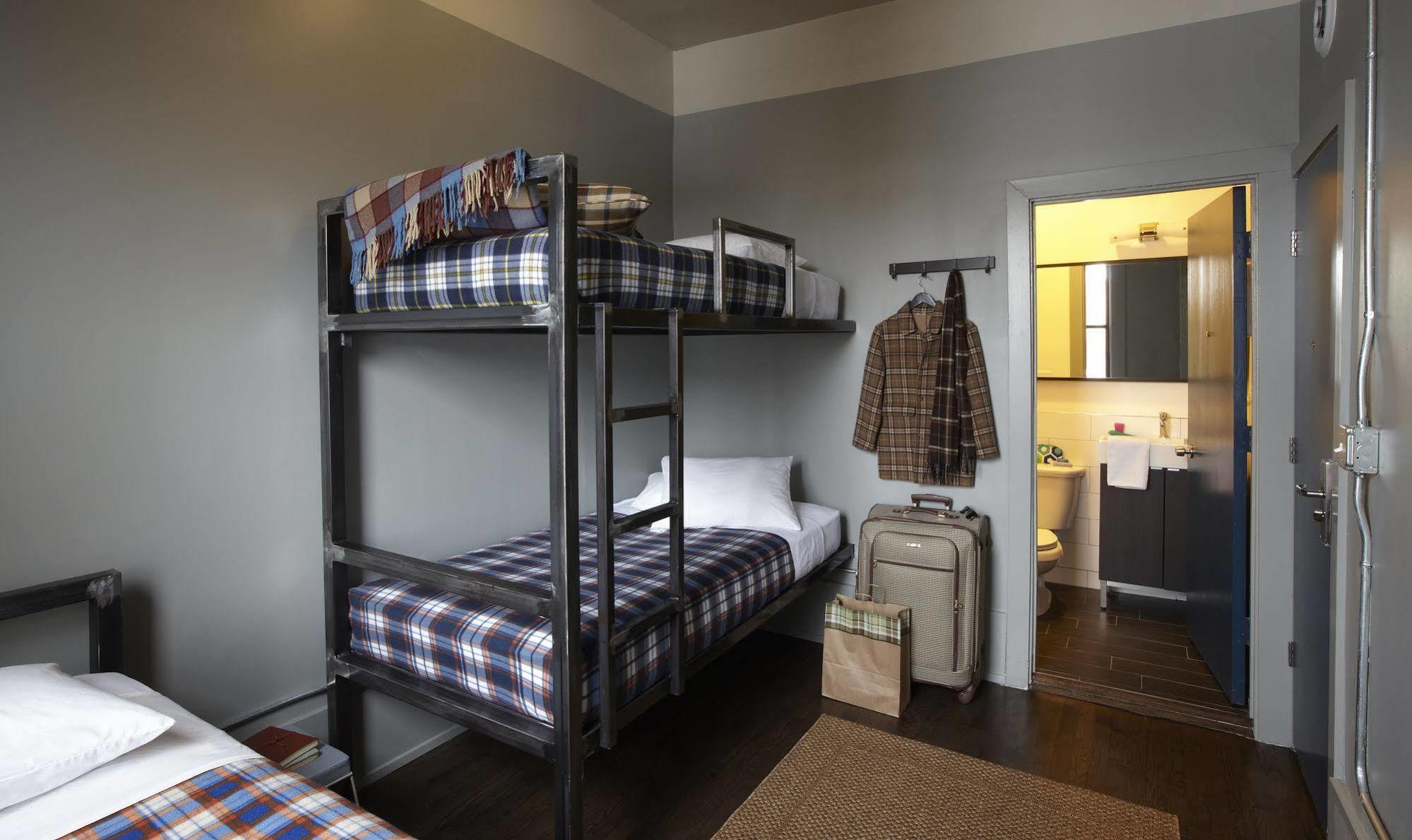 Holiday Jones Hostel Chicago Ngoại thất bức ảnh